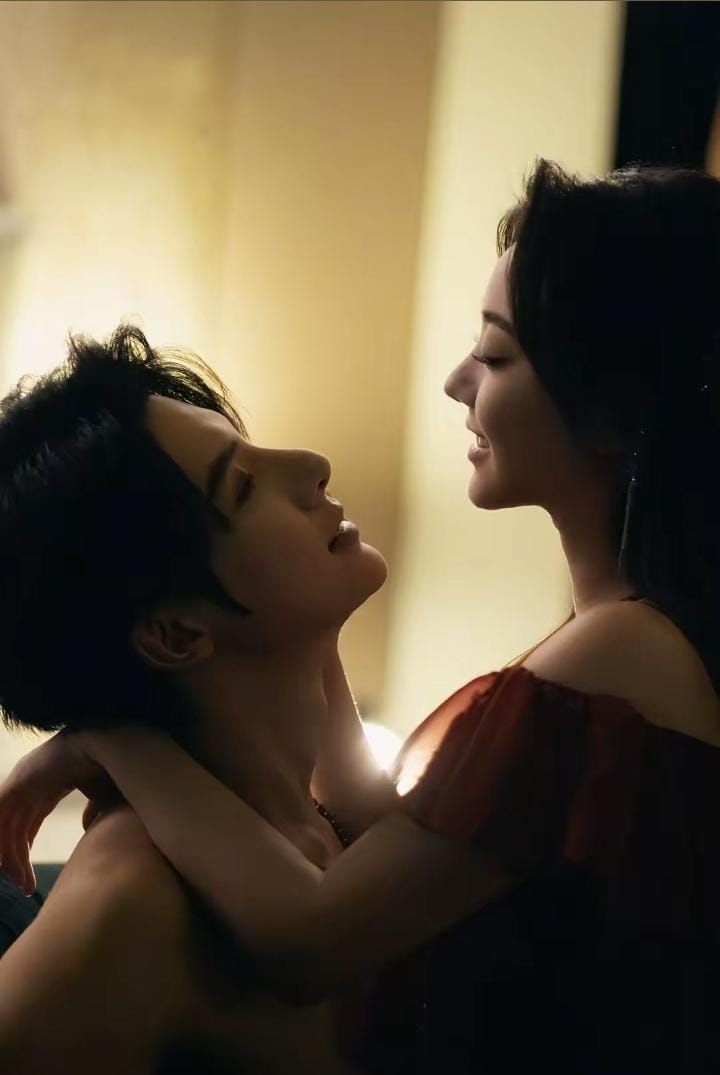 Vị hôn phu đích thân đưa tôi cho 7 người anh em của anh ta